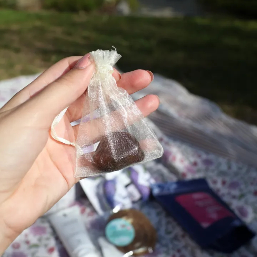 Pierre de cornaline + pochon & carte explicative